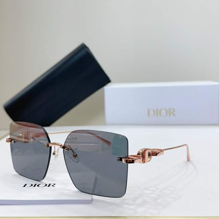 Picture of Dior Sunglasses _SKUfw76771647fw